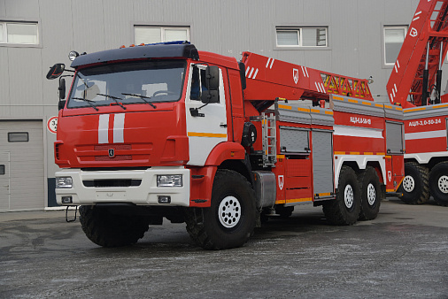 Пожарная автоцистерна с лестницей АЦЛ-6,0-50-18 (43118)