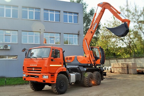 Автомобильный экскаватор E195А