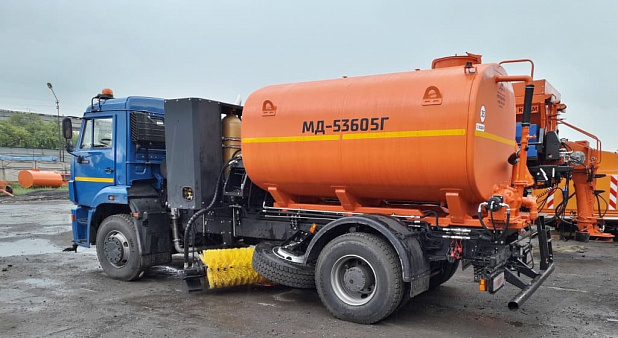 Комбинированная дорожно-уборочная машина МД-53605Г