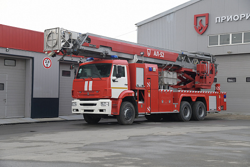 Пожарная автолестница АЛ-52 (6520)