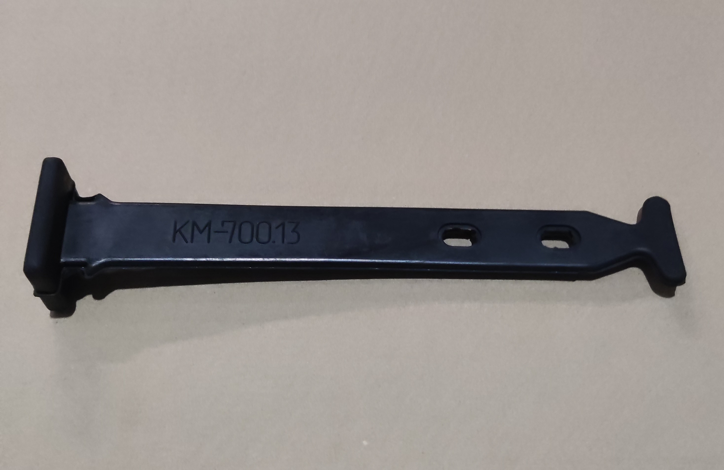 Резиновый Уплотнитель (Зажим) Заднего Крыла Камаз 5490 - изображение 1